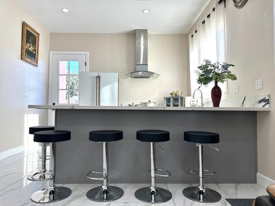 Vila New Renovated House In Little Saigon Midway City Exteriér fotografie